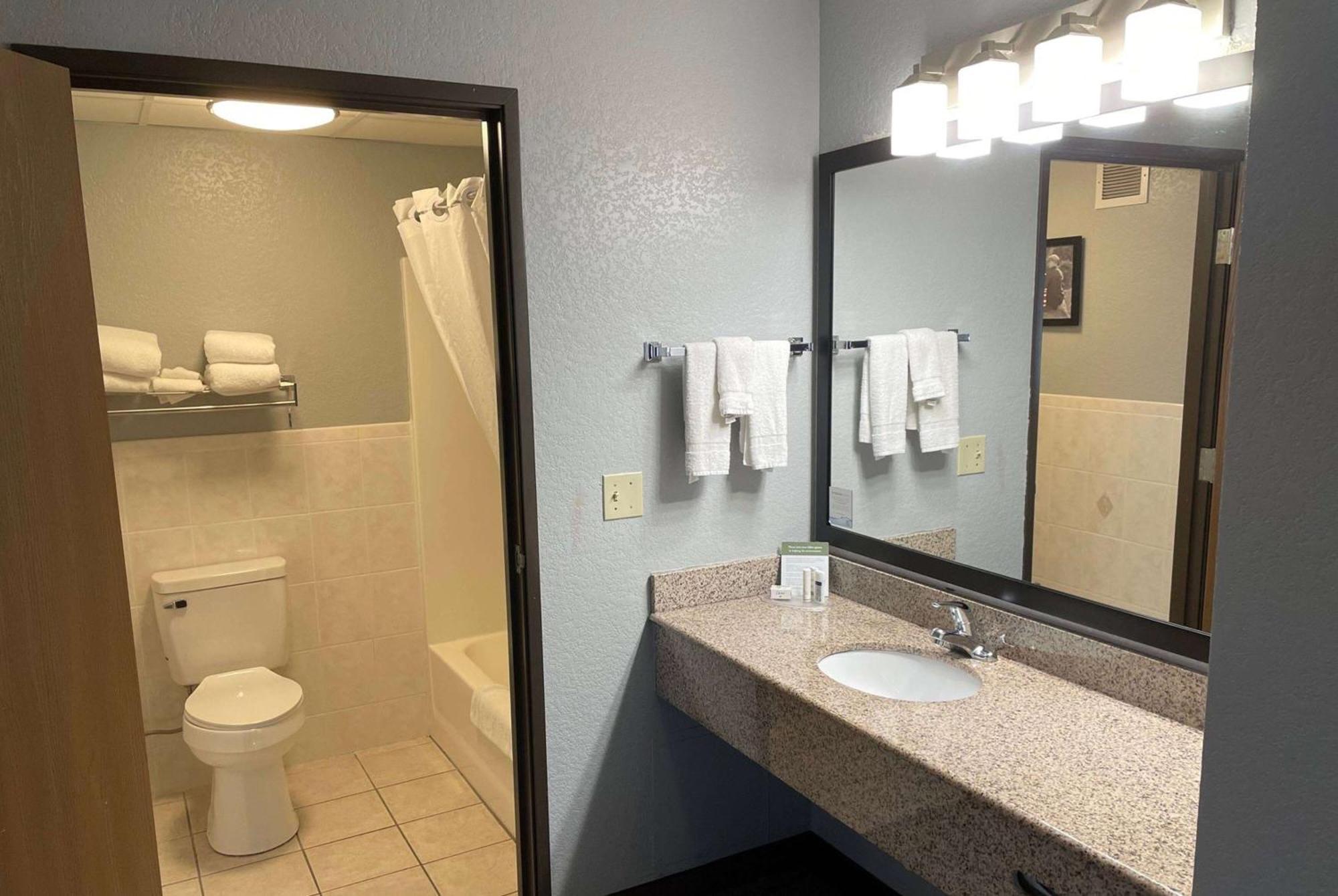 Americinn By Wyndham Ankeny/Des Moines Bagian luar foto