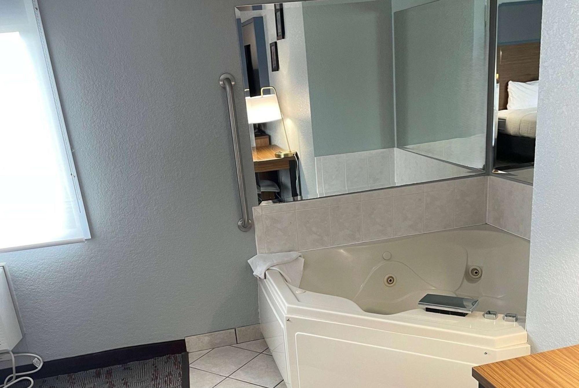 Americinn By Wyndham Ankeny/Des Moines Bagian luar foto